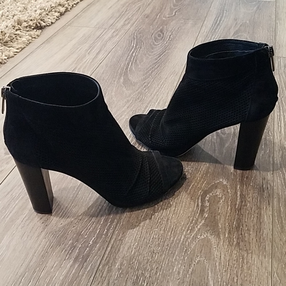 Vince Camuto Cosmia Peep Toe Ankle Booties